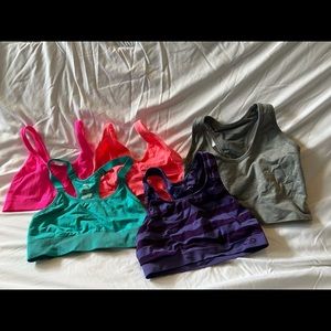 Sports bra lot